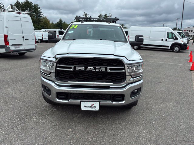 Used 2024 RAM 2500 Tradesman w/ Chrome Appearance Group AWD/4WD image 5
