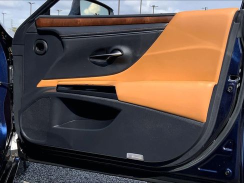 Used 2022 Lexus ES 350 w/ Premium Package image 22