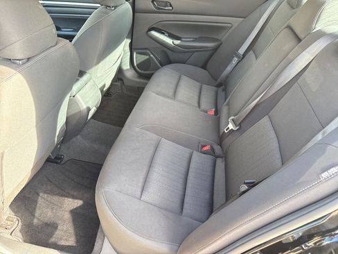 Used 2023 Nissan Altima 2.5 SV w/ SV Premium Package image 16