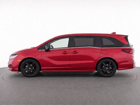Used 2023 Honda Odyssey Sport image 3