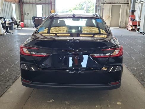 Used 2025 Toyota Camry LE FWD image 11