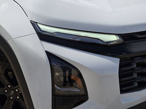 New 2027 Chevrolet Equinox LT w/ Midnight Edition FWD image 10