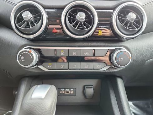 Used 2023 Nissan Sentra SV image 15