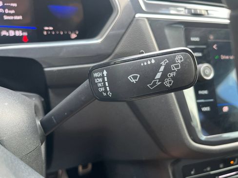 Certified 2023 Volkswagen Tiguan SE R-Line FWD image 19