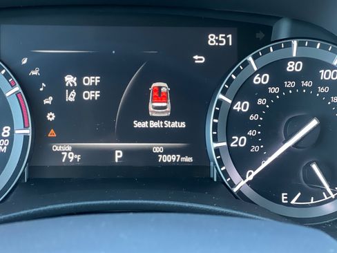 Used 2020 Toyota Highlander XLE image 23