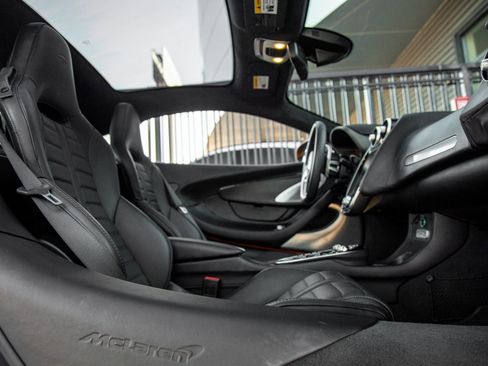 Used 2025 McLaren GTS image 37