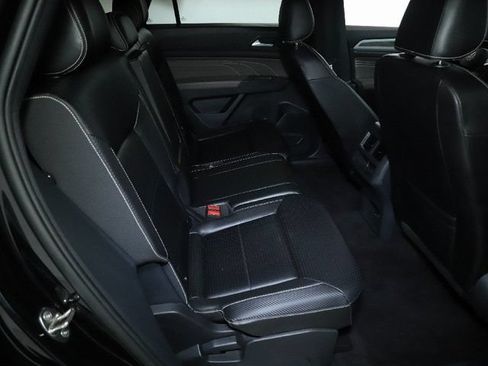 Used 2023 Volkswagen Atlas Cross Sport SE AWD/4WD image 33