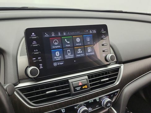 Used 2021 Honda Accord Touring image 10