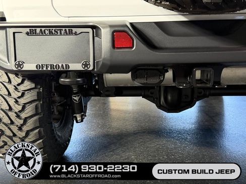 Used 2026 Jeep Wrangler Unlimited Rubicon AWD/4WD image 18