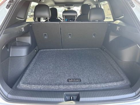 New 2026 Volkswagen Tiguan SE R-Line FWD image 23