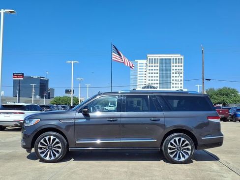 Certified 2023 Lincoln Navigator L Reserve RWD image 22
