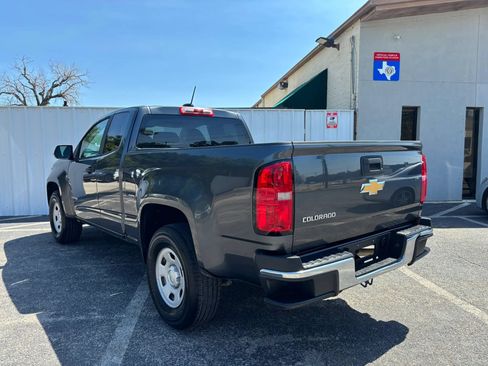 Used 2016 Chevrolet Colorado W/T w/ WT Convenience Package RWD image 3