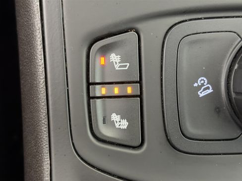 Used 2018 GMC Terrain SLE w/ Driver Convenience Package FWD image 26