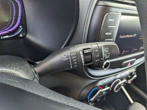 Certified 2025 Kia Soul LX image 35