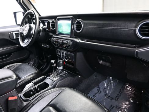 Used 2018 Jeep Wrangler Unlimited Sahara w/ Dual Top Group image 13