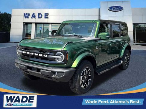 New 2025 Ford Bronco Outer Banks AWD/4WD image 1