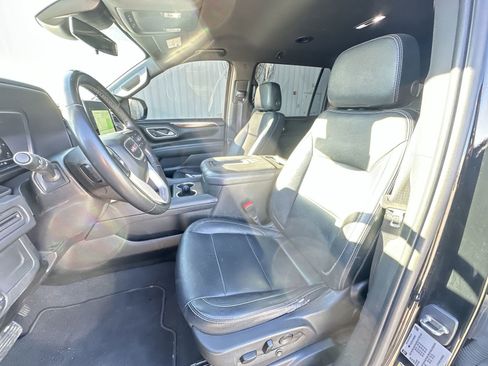 Used 2023 GMC Yukon XL SLE image 19
