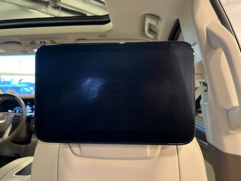 Used 2024 GMC Yukon Denali w/ Denali Reserve Package image 36