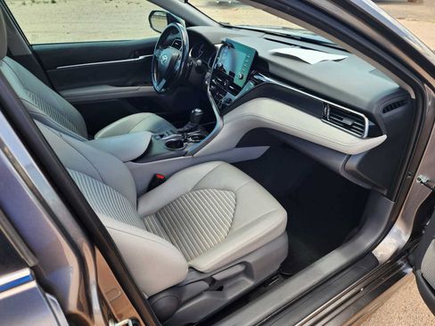 Used 2021 Toyota Camry SE FWD image 12