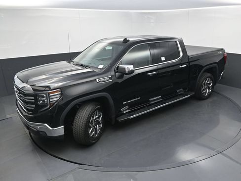 Used 2024 GMC Sierra 1500 SLT w/ SLT Premium Plus Package AWD/4WD image 35