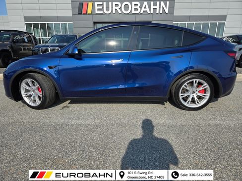 Used 2024 Tesla Model Y Performance AWD/4WD image 2