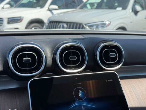 Used 2025 Mercedes-Benz C 300 Sedan image 29