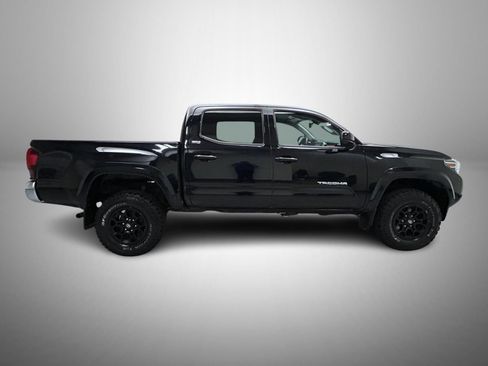 Used 2020 Toyota Tacoma SR5 AWD/4WD image 4