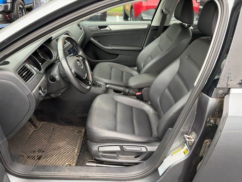 Used 2017 Volkswagen Jetta SE FWD image 12