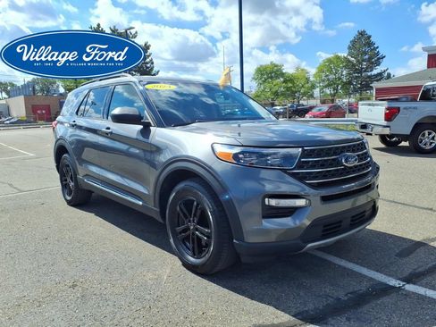 Certified 2024 Ford Explorer XLT w/ Equipment Group 202A AWD/4WD image 4