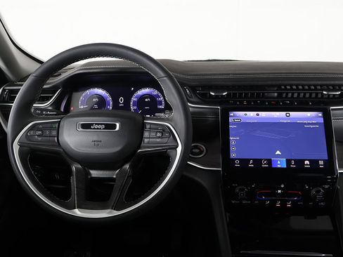 Used 2023 Jeep Grand Cherokee Limited image 31