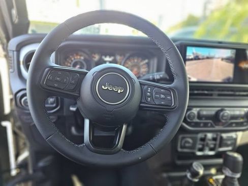 New 2026 Jeep Gladiator Sport AWD/4WD image 20