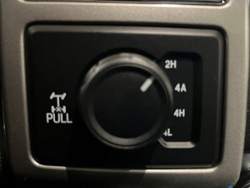 Used 2018 Ford F150 Lariat w/ Equipment Group 502A Luxury image 22