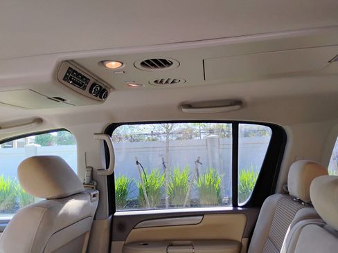 Used 2011 Nissan Armada SV image 10