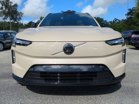 New 2025 Volvo EX90 Ultra image 9