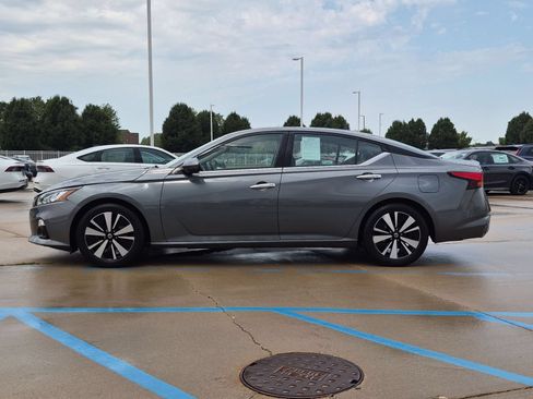 Used 2020 Nissan Altima 2.5 SL FWD image 9