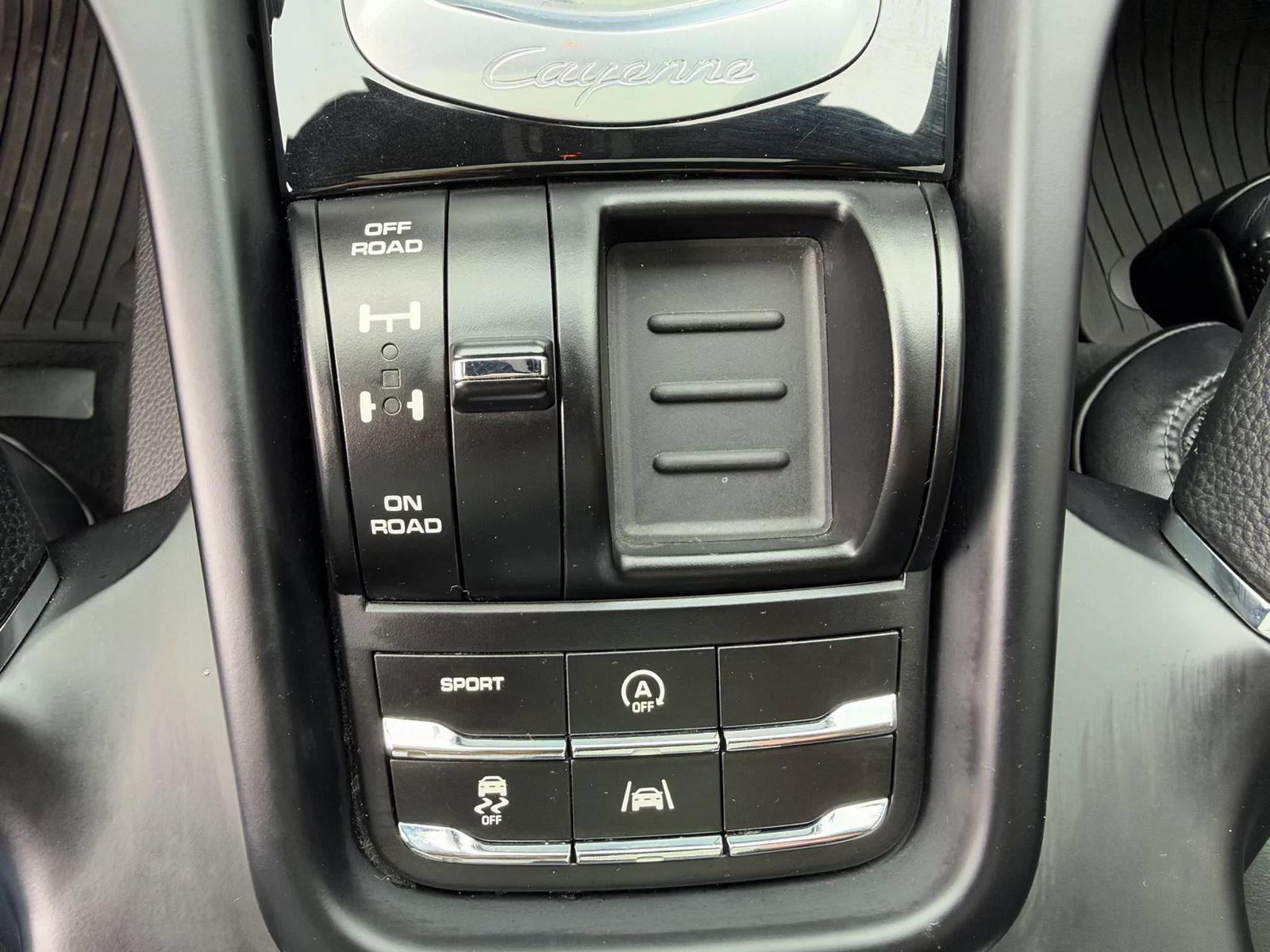 Used 2017 Porsche Cayenne AWD/4WD image 35