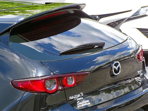 Used 2021 MAZDA MAZDA3 Hatchback w/Premium Plus Pkg AWD/4WD image 15
