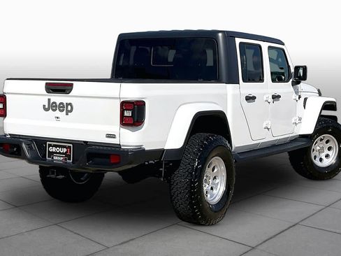 Used 2020 Jeep Gladiator Overland AWD/4WD image 13