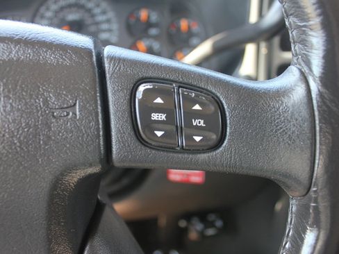 Used 2003 Chevrolet Silverado 1500 LS w/ Off-Road Package AWD/4WD image 15
