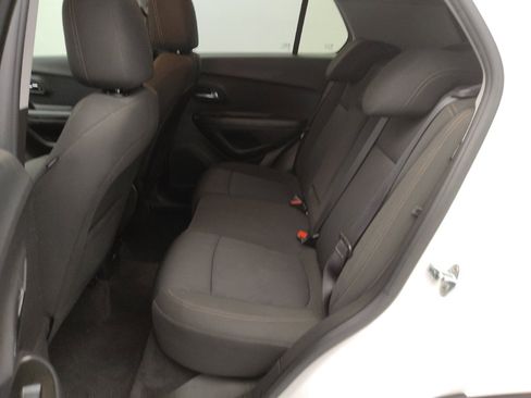 Used 2020 Chevrolet Trax LT image 18