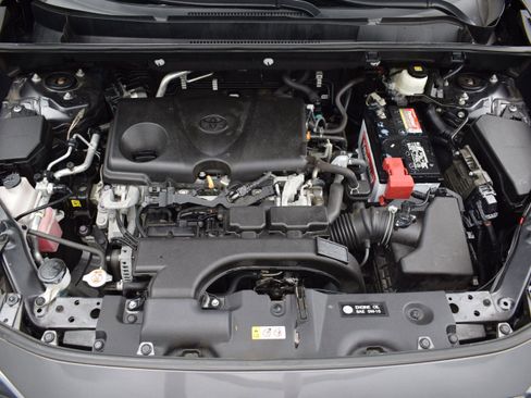 Used 2021 Toyota RAV4 XLE AWD/4WD image 9