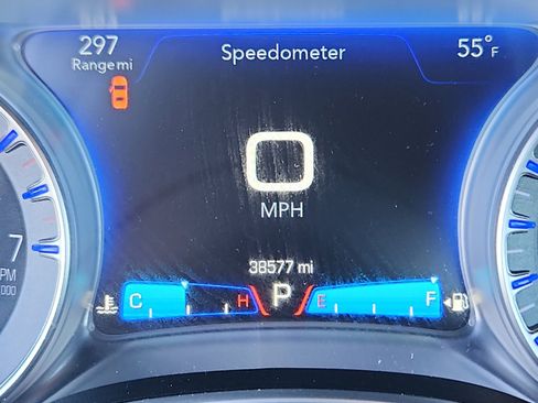 Used 2018 Chrysler 300 Touring image 12