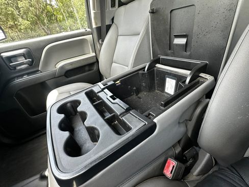 Used 2018 Chevrolet Silverado 2500 W/T AWD/4WD image 34