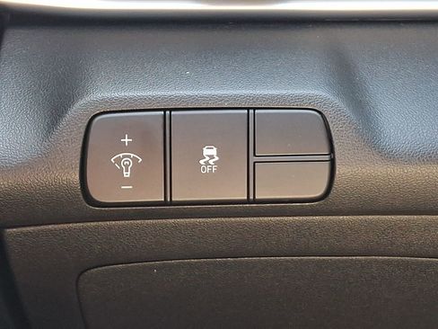 Used 2024 Hyundai Elantra Limited image 27