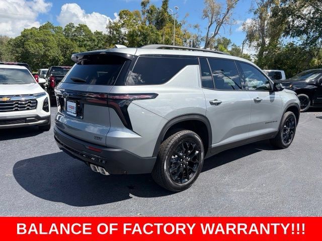 Used 2026 Chevrolet Traverse LT w/ Midnight/Sport Edition FWD image 6