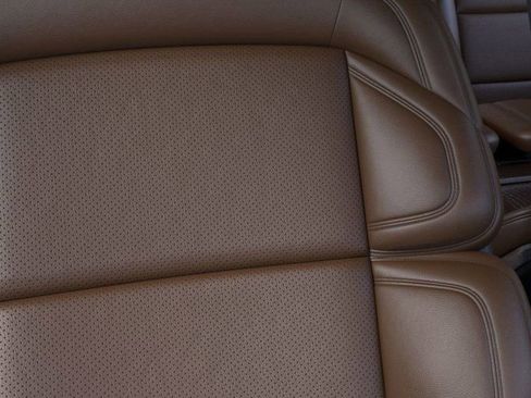 New 2026 Lincoln Navigator L Reserve AWD/4WD image 16