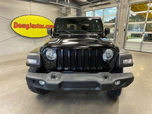 Used 2018 Jeep Wrangler Sport image 9