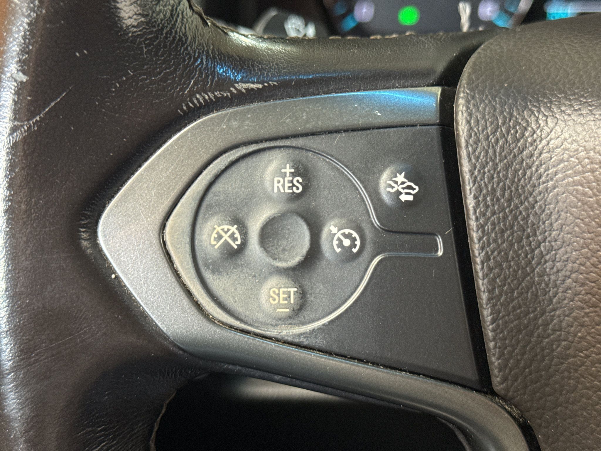 Used 2020 Chevrolet Suburban LT AWD/4WD image 24