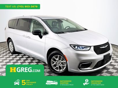 Used 2024 Chrysler Pacifica Touring-L