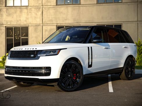 Used 2023 Land Rover Range Rover Long Wheelbase SE AWD/4WD image 3